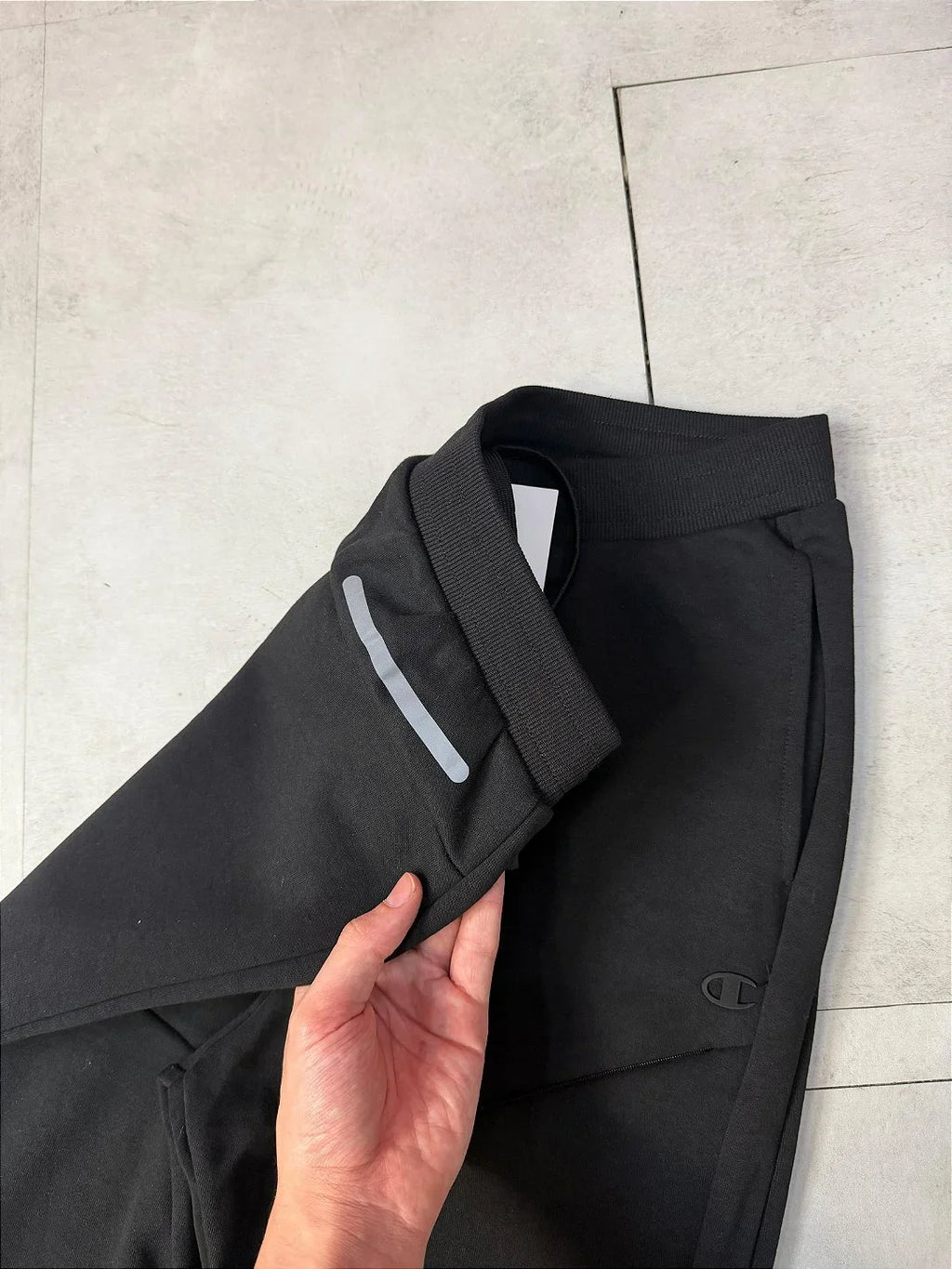 CALÇA MOLETOM TECH CHAMPION “Diagonal Zip”
