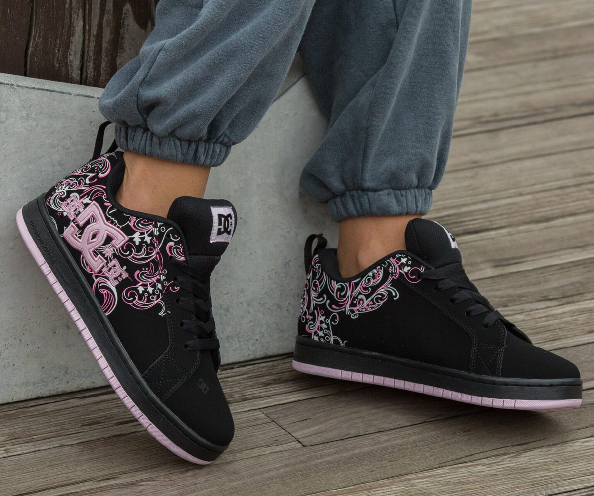 DC Court Graffik Black Pink Sabbath